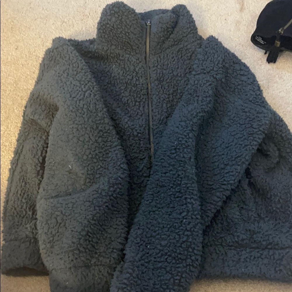 AE cropped gray bear coat